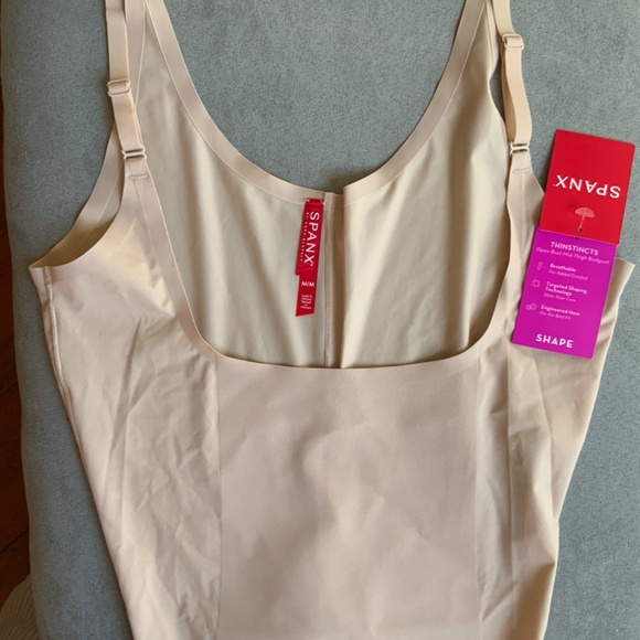 Spanx Trust Your thinstincts Mid Thigh Bodysuit MEDIUM Beige - Picture 3 of 14